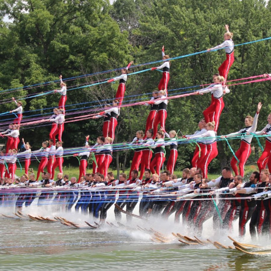 Water ski team sets world record with Mercury support