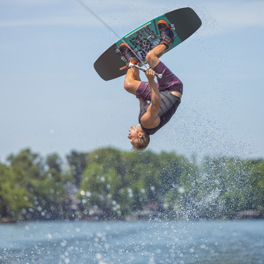 2020 National Safe Boating Week: Proper Use of Life Jackets for Watersports | Mercury Marine