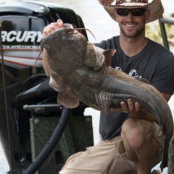 MudbuM Boys on the 60hp FourStroke with Command Thrust