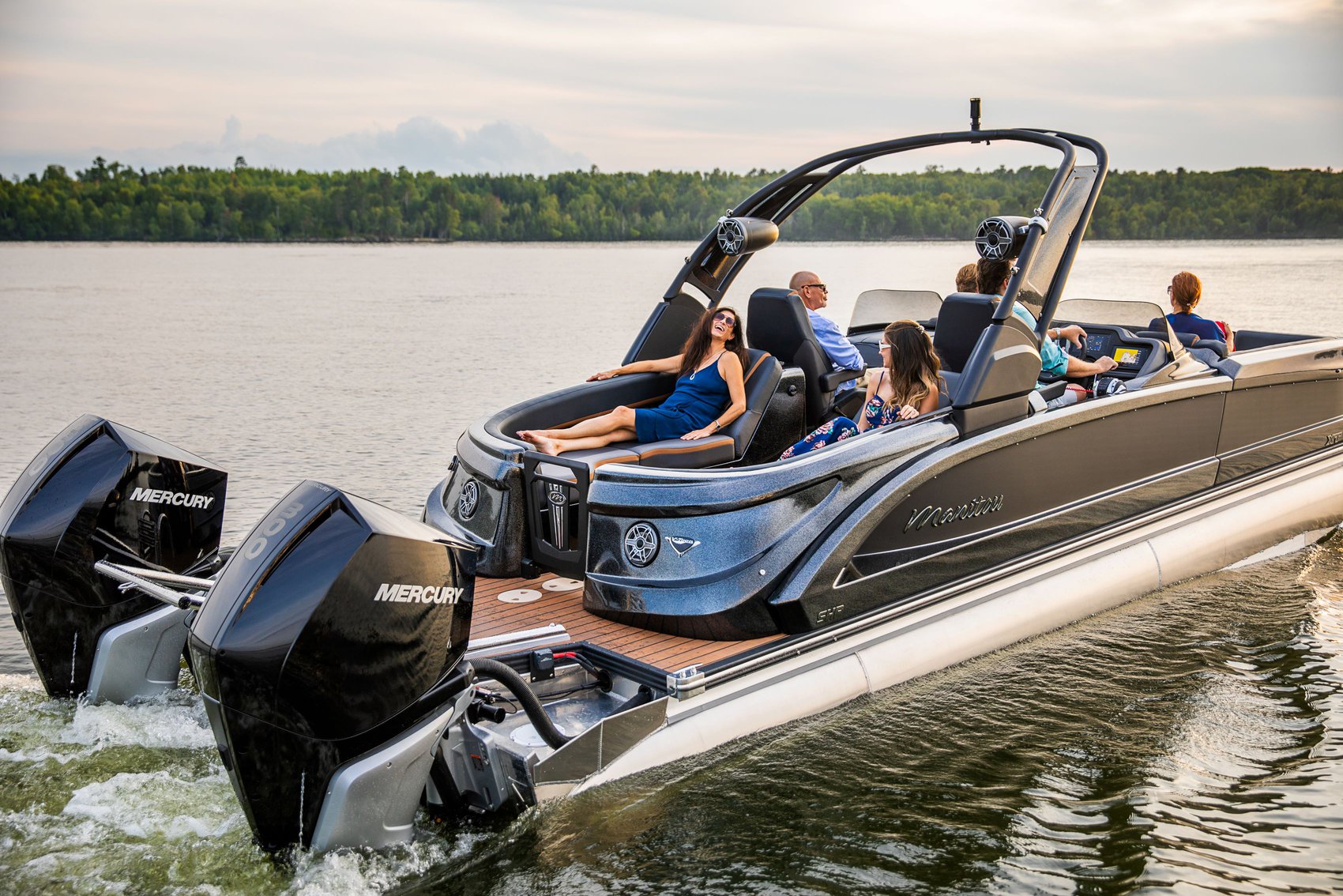 Luxury Pontoon Boat With Bathroom Janainataba